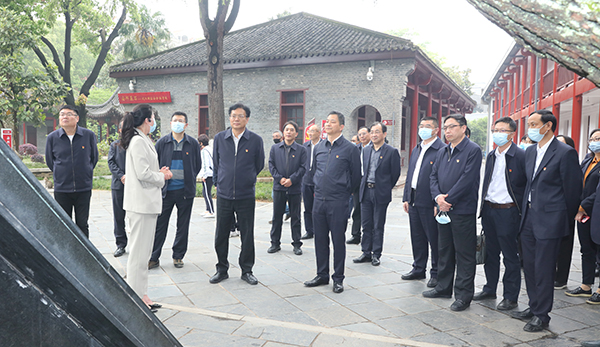 集团公司党委理论学习中心组开展专题党史学习-集团动态-武汉城投集团 